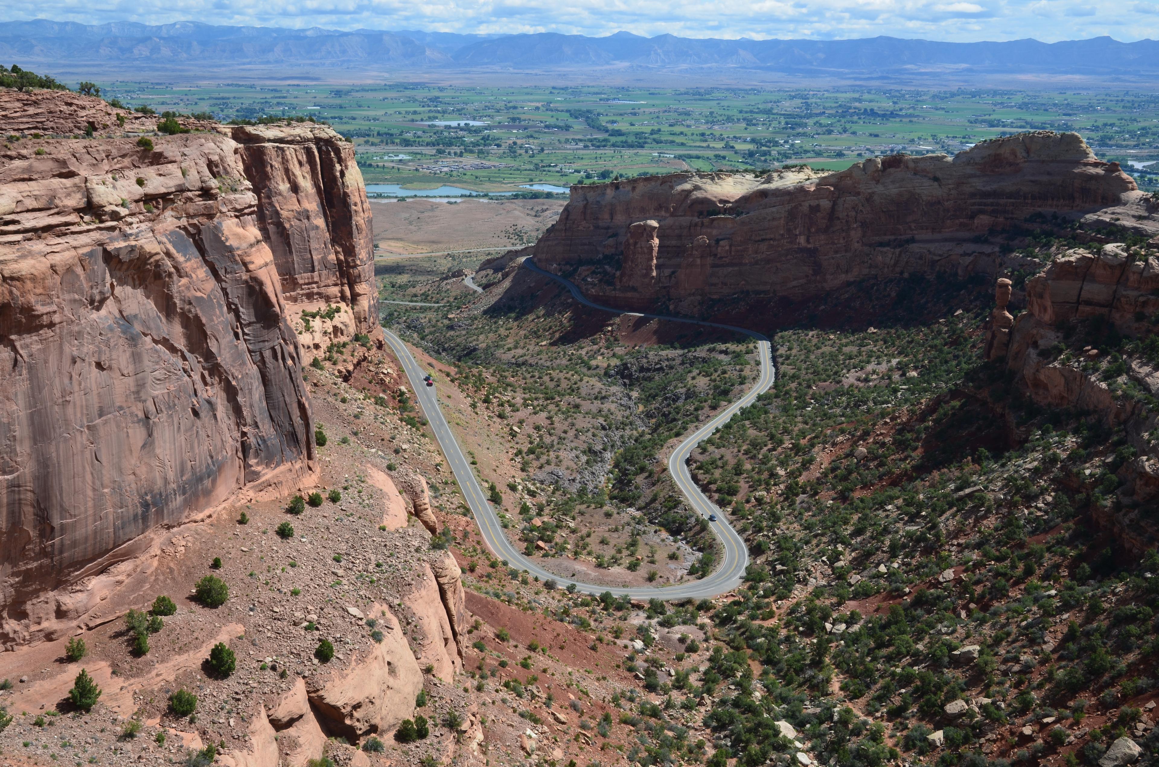 Travel on Rim Rock Drive